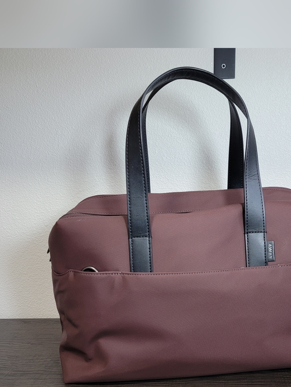Away The Everywhere Bag In Burgandy No Shoulder Strap - Picture 3 of 10